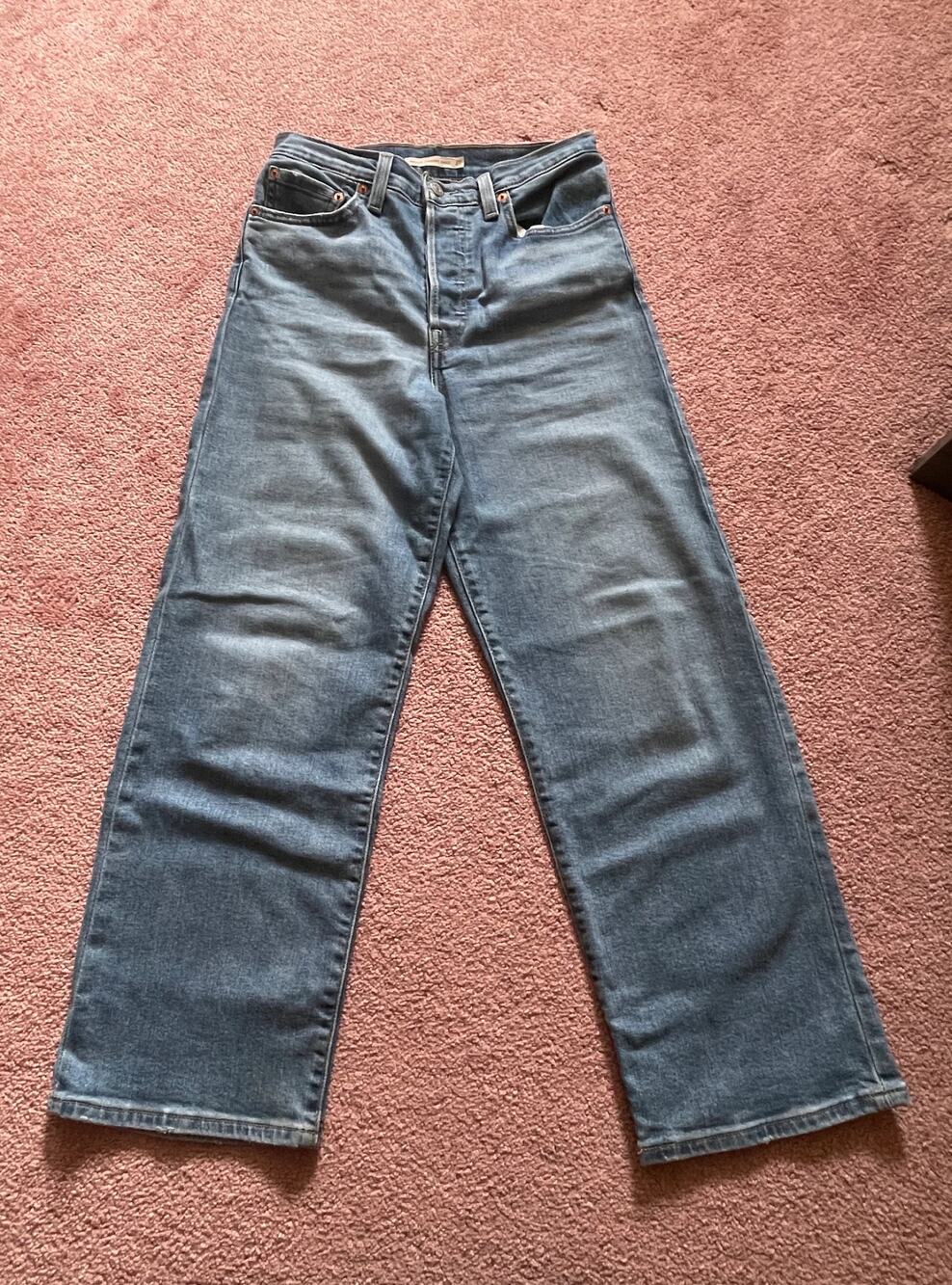 Levi's ribcage straight ankle jeans in medium wash blue denim - size 27